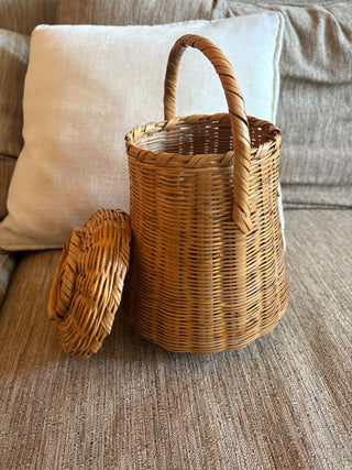 round basket with handle