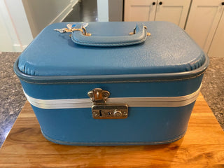 Vintage Blue Train Case w/Key