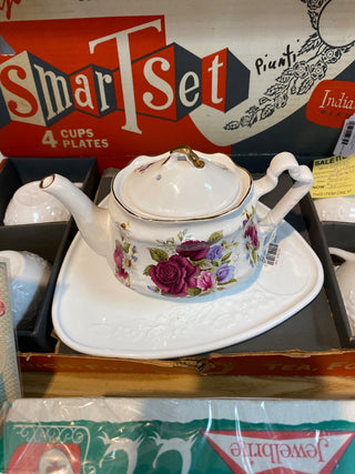 Rose Motif Teapot -Arthur Wood & Son Staffordshire England-ty