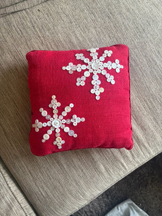 snowflake button pillow