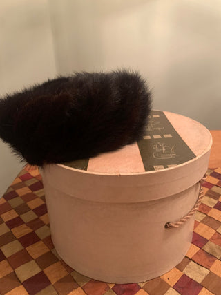 Carson Pirie Scott fur hat w/original hat box (2pcs)