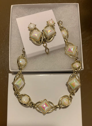 Vtg Emmons necklace and clip on earrings-gt