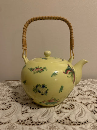Porcelain teapot w/bamboo handle