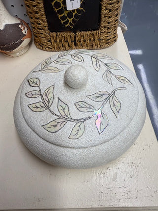 Delicate Ceramic Bowl w/Lid and Leaf Design