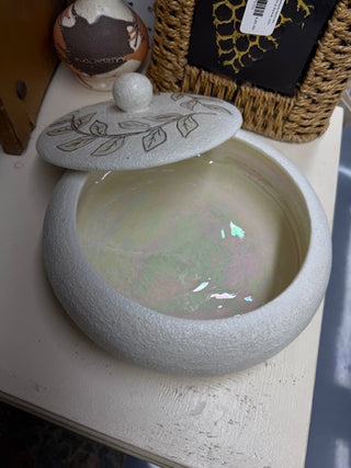 Delicate Ceramic Bowl w/Lid and Leaf Design