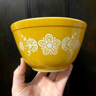 Vintage Pyrex Butterfly Gold Bowl #401 1.5-pint