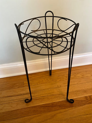 Vintage metal plant stand 10”x23”