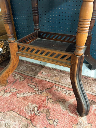 Antique Victorian-Style Wooden Side Table 29WX22DX29H
