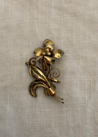 Vintage silver brooch 1”x2”