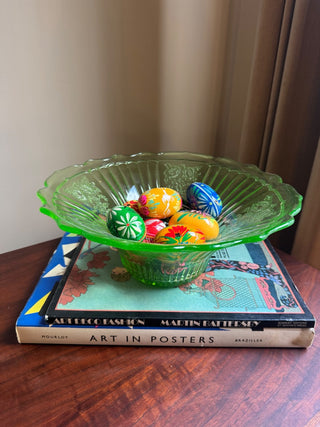 Vintage,1930s uranium large green Depression glass bowl