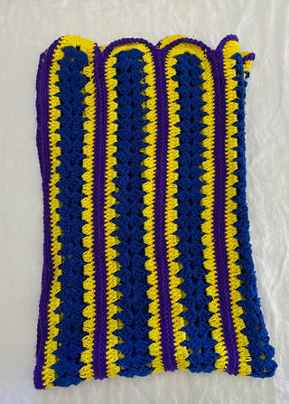 Vintage hand knit baby blanket 32”x54”