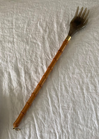 Vintage bamboo hand shaped back scratcher 3x22”
