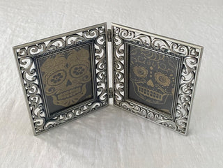 Vintage double metal frame for 2.5x3.25” picture
