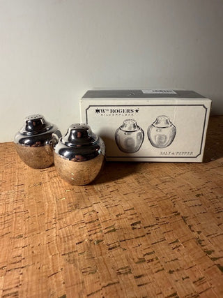Wm. Rogers Silver Plate S&P Shakers (S)