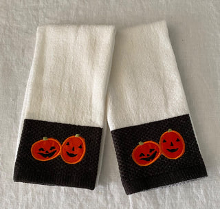 Halloween pumpkins hand towels (set of 2)