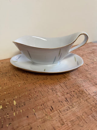 Winterling Gravy Boat w/attached underplot