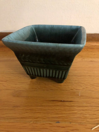 Vintage Hull USA Art Pottery Footed Planter  A2