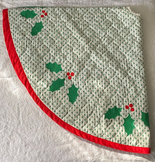 Vintage handmade holly tree skirt