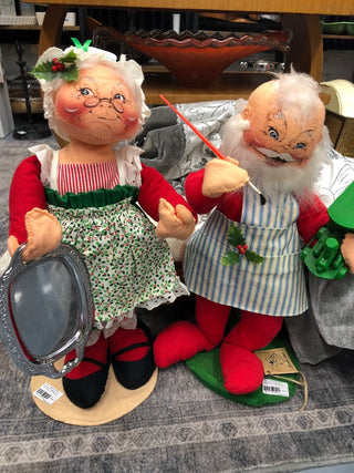 Vintage Annalee Mr. and Mrs. Claus Dolls (Set of 2)