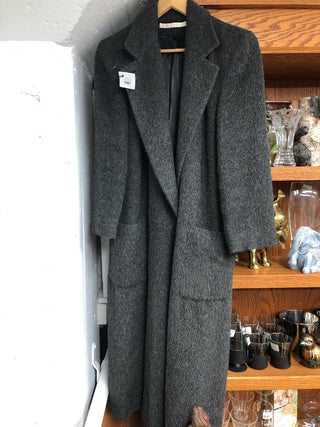 Vintage 1980's Perry Ellis Made in America, Ladies Wool Coat with Statement Shoulder Pads - Mint Condition - Price is Firm