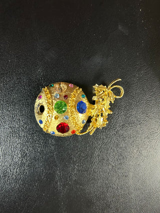 Ornament stones brooch