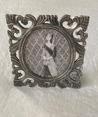 Vintage metal frame for 3x4” picture