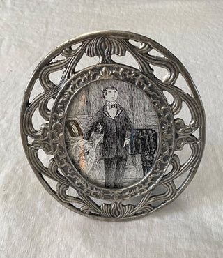 Vintage metal picture frame for 2.75x4 picture