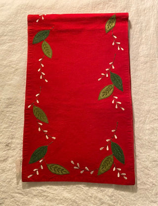 Vintage appliqué table runner 13.5x82”