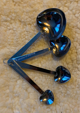 Stainless steel hearts measuring spoons