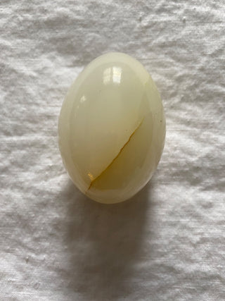 Vintage marble egg - white
