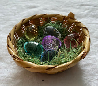Vintage tiny Easter basket with vintage faceted mini eggs (set of 6)