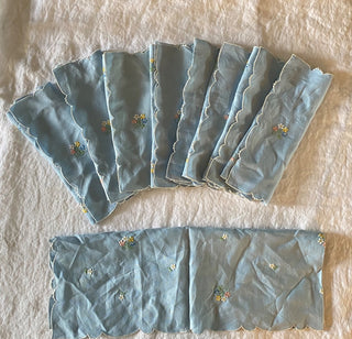 Vintage hand embroidered table runner & napkins/placemats (set of 9)