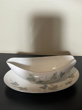 Noritake Gravy Boat- Vines