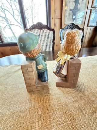 UCTCI Japan Stoneware Figurine Bookends