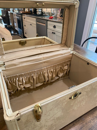 Samsonite Schwayder Bros Train Case