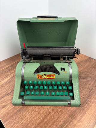 Vintages 50’ s Tom Thumb Child’s Typewriter