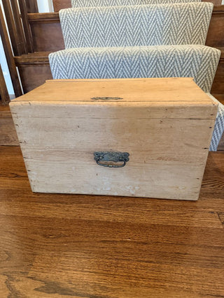 21WX12DX11H Rustic Pine Chest