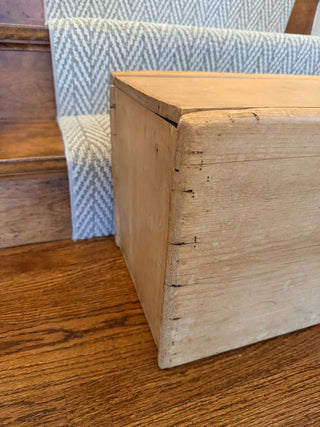 21WX12DX11H Rustic Pine Chest