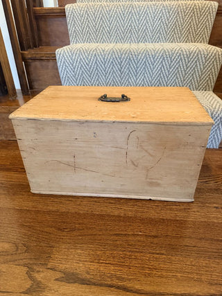 21WX12DX11H Rustic Pine Chest