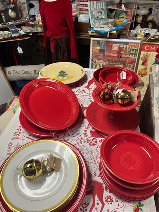 Fiesta Serve Bowl Scarlet/Large