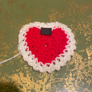 Crocheted Cupid Arrow Heart Magnet-2