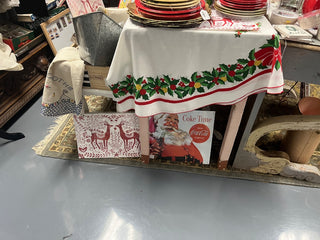 VTG. Christmas Table (Oval) Cloth 80 x 50