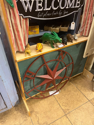 Compass Rose Red Metal RTH 24"