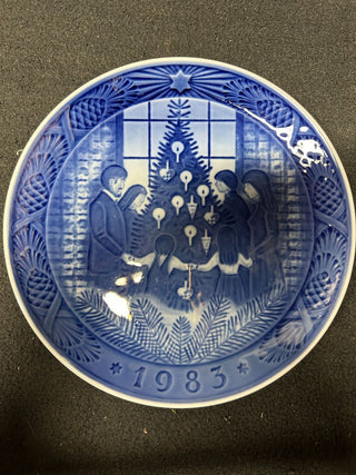 1983 Merry Christmas Blue & White Plate