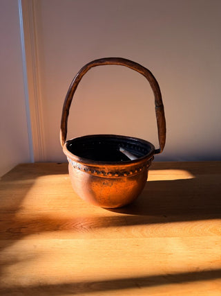 Antique Copper Pot w/ Handle & Decorative Rim
