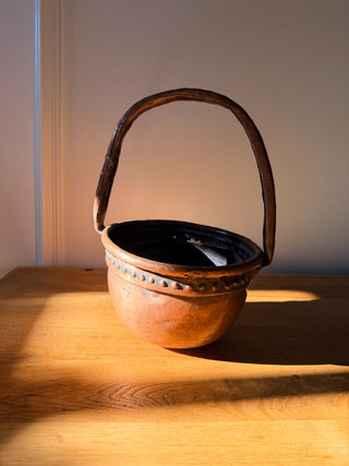 Antique Copper Pot w/ Handle & Decorative Rim