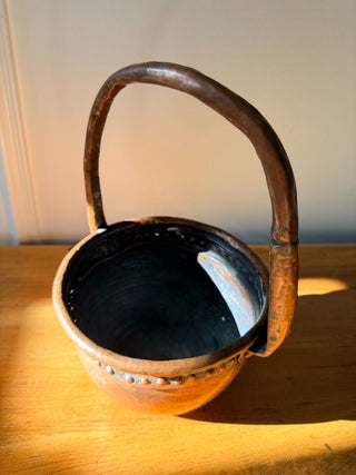 Antique Copper Pot w/ Handle & Decorative Rim