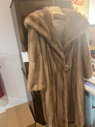 PKG M. Field's (Z & G Chicago) Gold Mink LG (As Is)