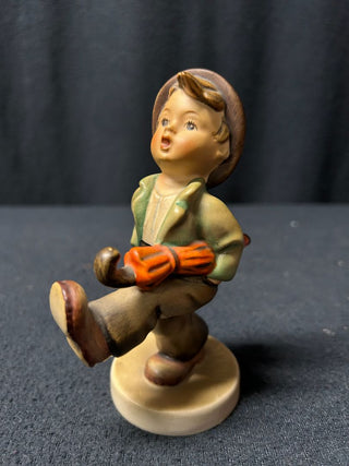 Happy Traveler-Hummel