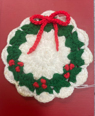 Crocheted Christmas Wreath Magnet-2-ty